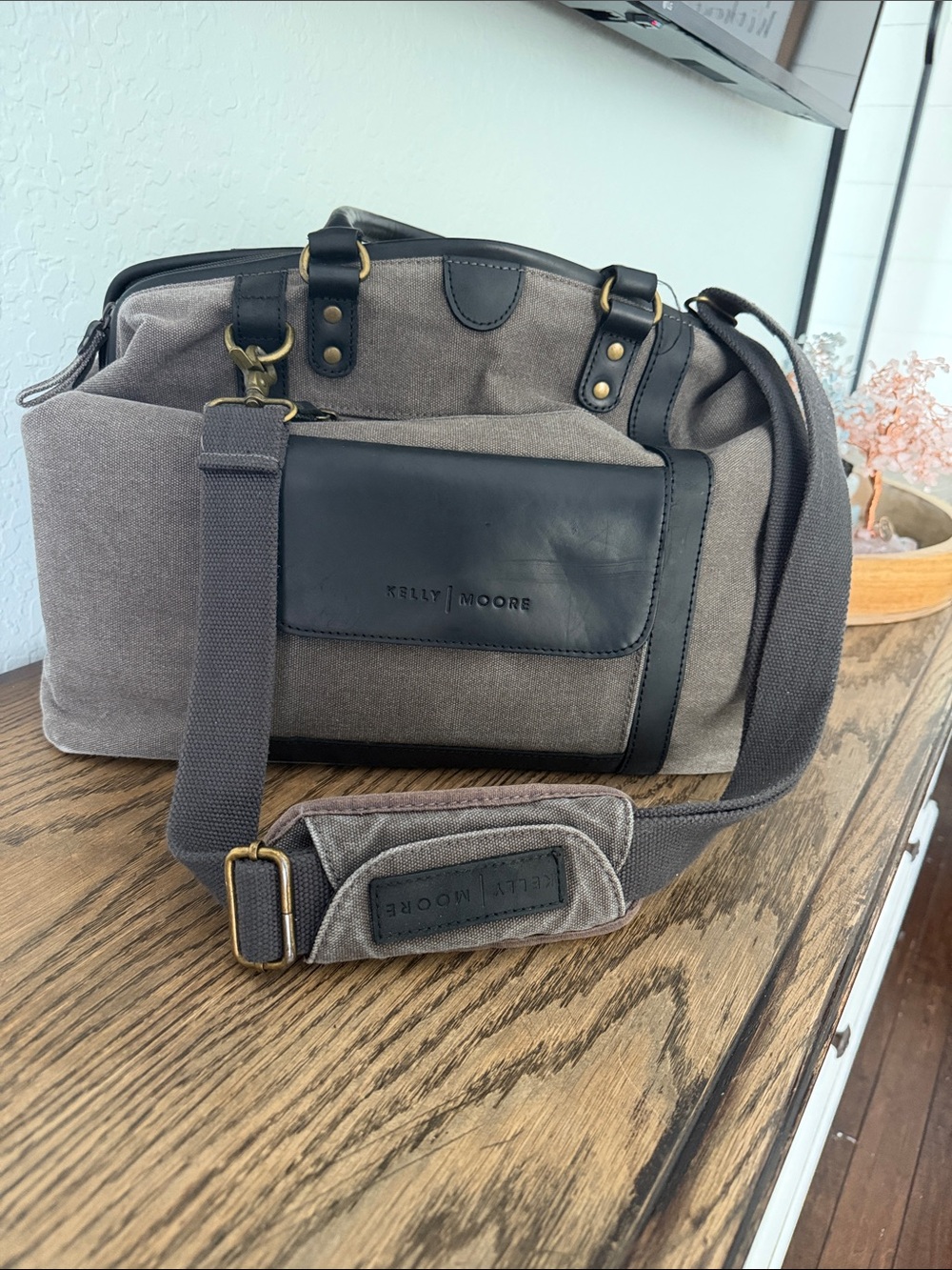Kelly Moore Camera Bag - Picture 2 of 6